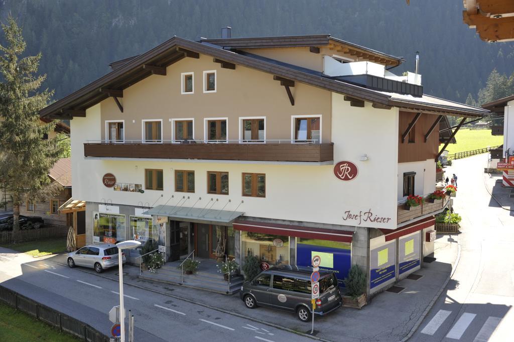 Appartements Rieser - Im Herzen Von Mayrhofen - Sonniger Balkon - 3 Schlafzimmer Exterior photo